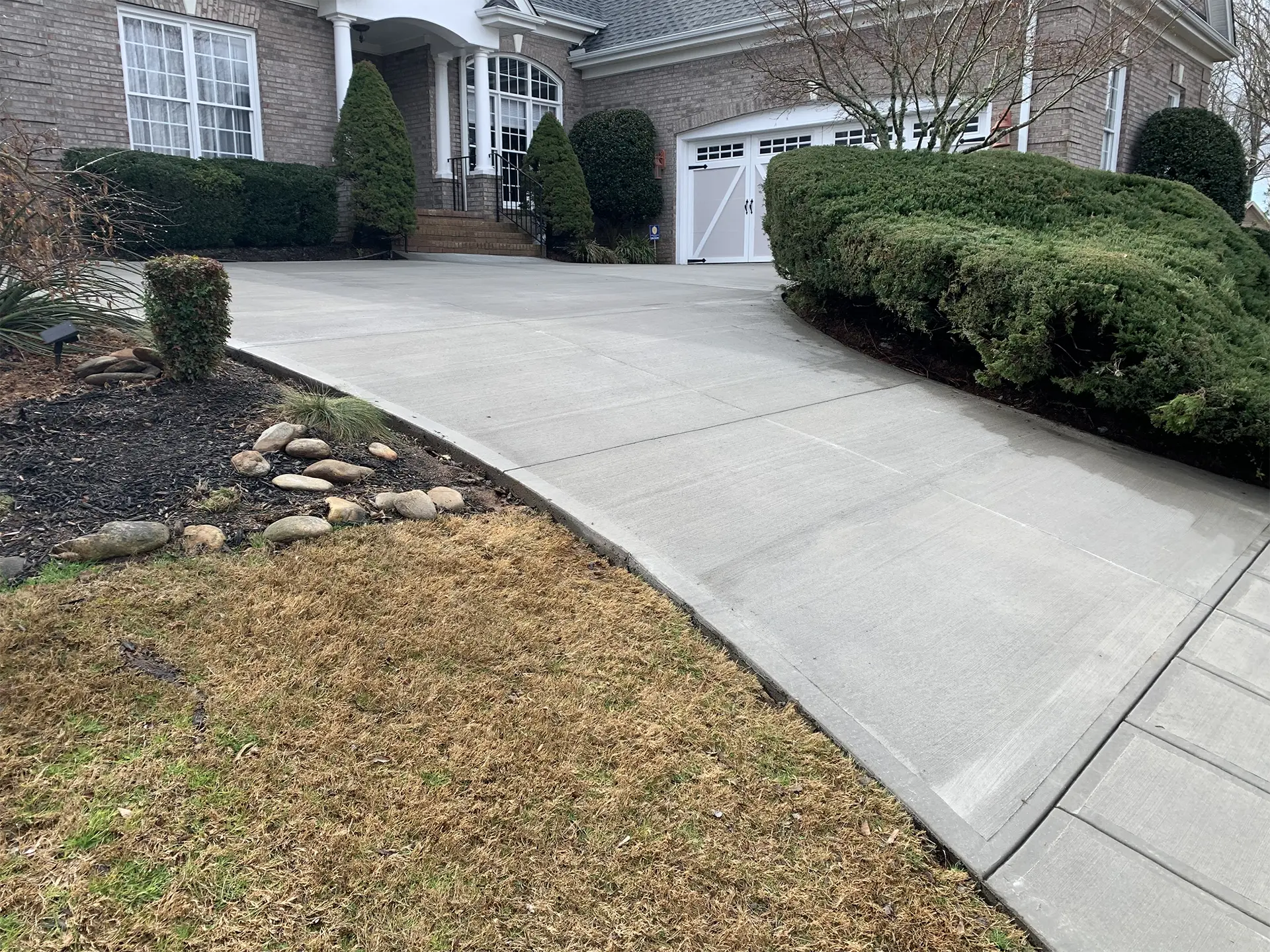 Residential concrete driveway by Wagner Concrete Co.